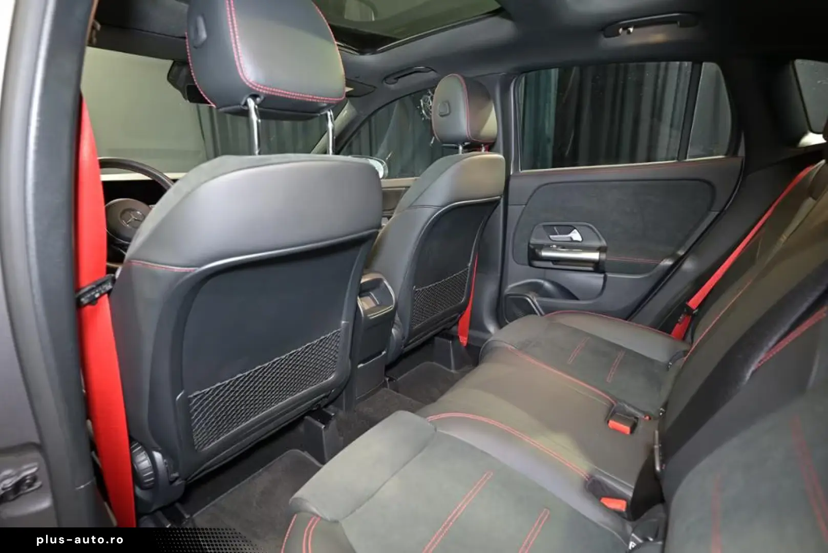 Mercedes-Benz GLA 35AMG 4M PANO AHK MULTIB KEYL RFK