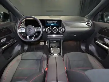 Mercedes-Benz GLA 35AMG 4M PANO AHK MULTIB KEYL RFK
