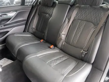 BMW Seria 7 740LD XDRIVE