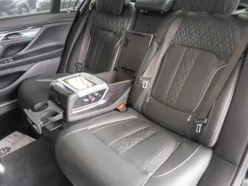 BMW Seria 7 740LD XDRIVE