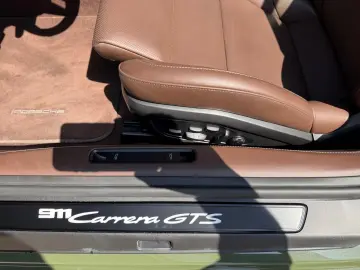 Porsche 911 Carrera GTS T-Hybrid Cabriolet