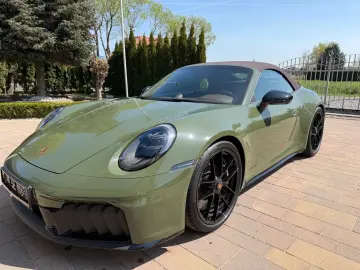 Porsche 911 Carrera GTS T-Hybrid Cabriolet
