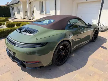 Porsche 911 Carrera GTS T-Hybrid Cabriolet