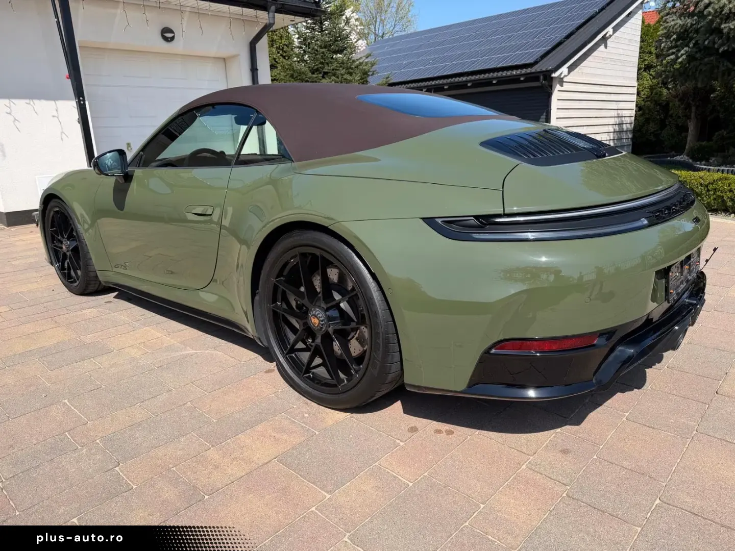 Porsche 911 Carrera GTS T-Hybrid Cabriolet