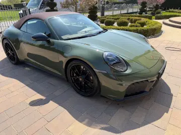Porsche 911 Carrera GTS T-Hybrid Cabriolet