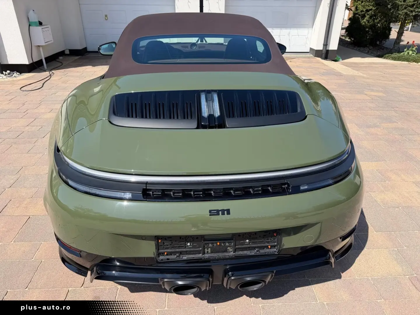 Porsche 911 Carrera GTS T-Hybrid Cabriolet