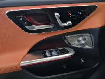 MERCEDES-BENZ Třídy C C 300 d 4MATIC AMG Style Edition