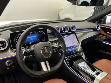 MERCEDES-BENZ Třídy C C 220d 4MATIC AMG Line Night