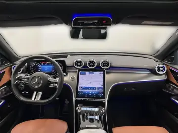 MERCEDES-BENZ Třídy C C 220d 4MATIC AMG Line Night