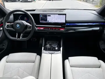 BMW 550 e Tour MSport DAP Pano Leder