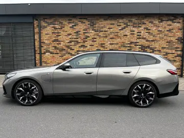 BMW 550 e Tour MSport DAP Pano Leder