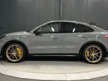 PORSCHE Cayenne Coupé Turbo GT Carbon