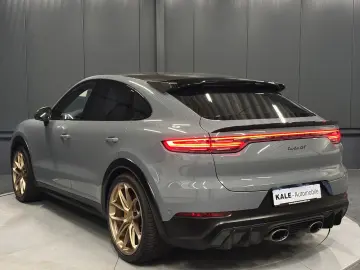 PORSCHE Cayenne Coupé Turbo GT Carbon