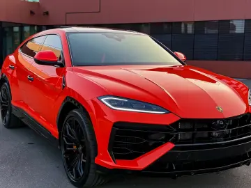 LAMBORGHINI Urus SE 4.0 V8 PHEV B&O 3D  Rear Entertainment