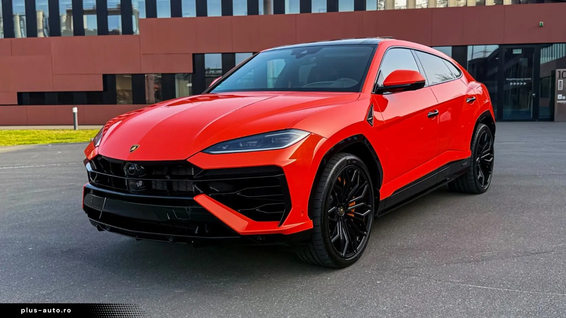 LAMBORGHINI Urus SE 4.0 V8 PHEV B&O 3D  Rear Entertainment