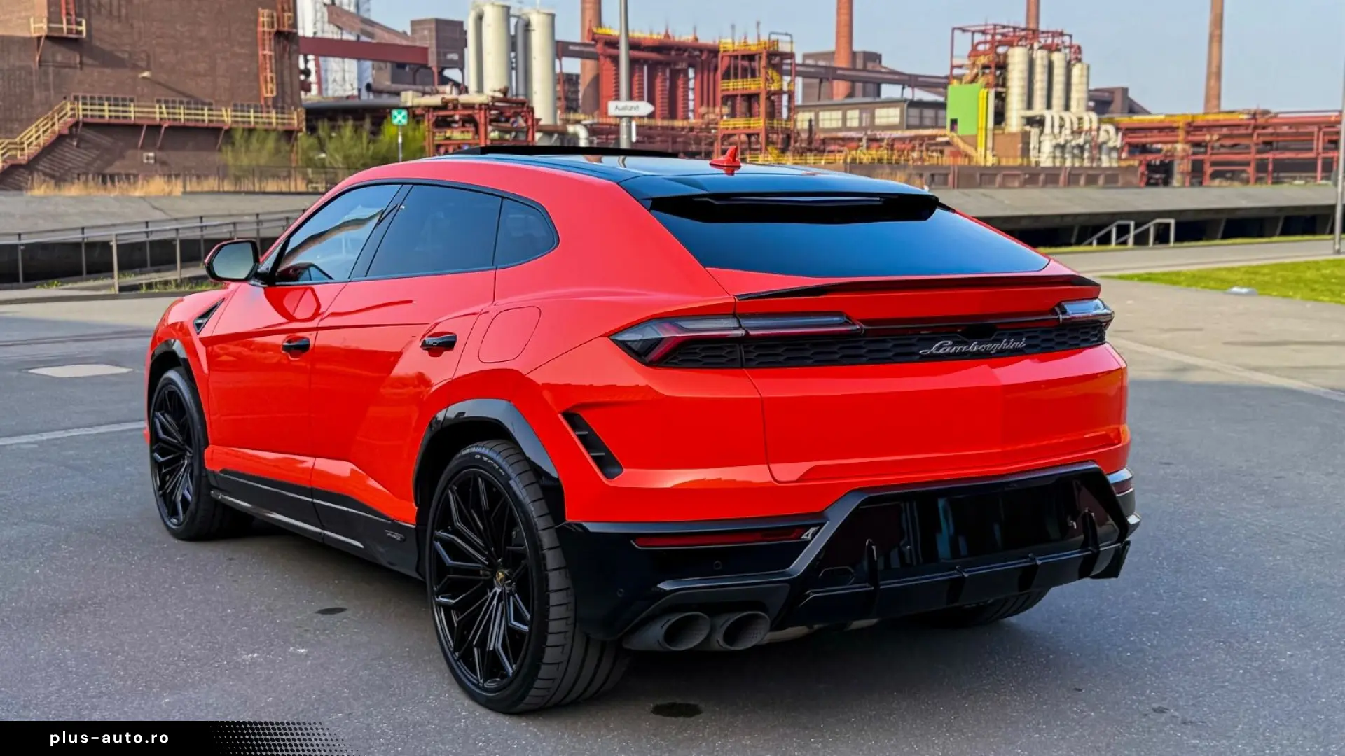 LAMBORGHINI Urus SE 4.0 V8 PHEV B&O 3D  Rear Entertainment