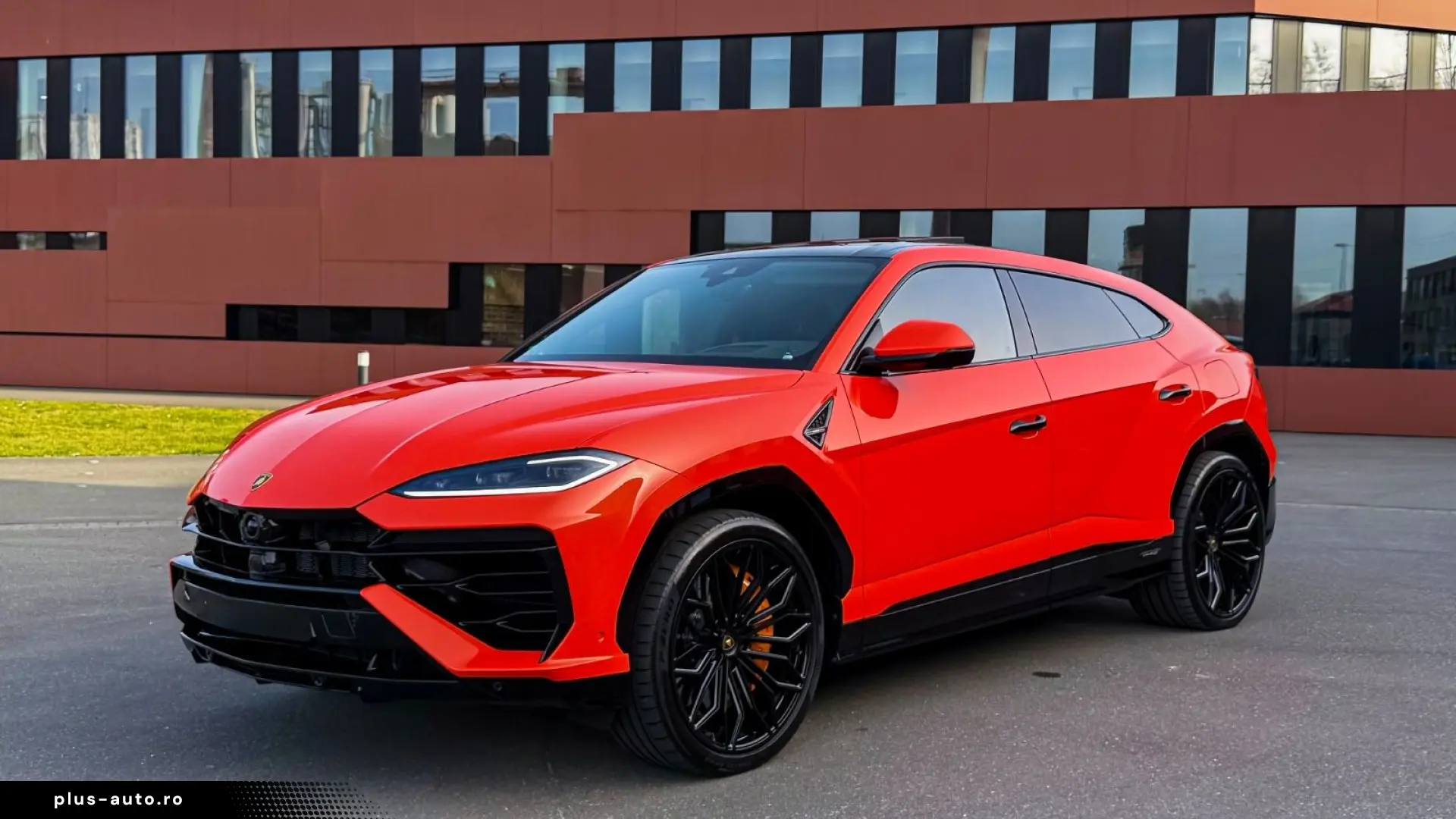 LAMBORGHINI Urus SE 4.0 V8 PHEV B&O 3D  Rear Entertainment