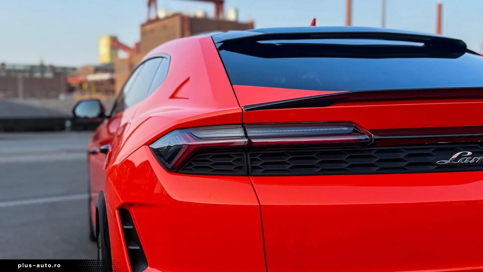 LAMBORGHINI Urus SE 4.0 V8 PHEV B&O 3D  Rear Entertainment