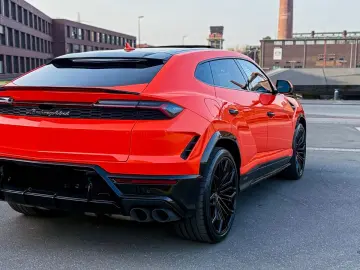 LAMBORGHINI Urus SE 4.0 V8 PHEV B&O 3D  Rear Entertainment