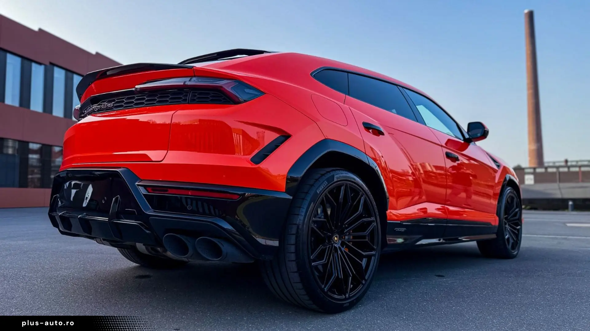 LAMBORGHINI Urus SE 4.0 V8 PHEV B&O 3D  Rear Entertainment