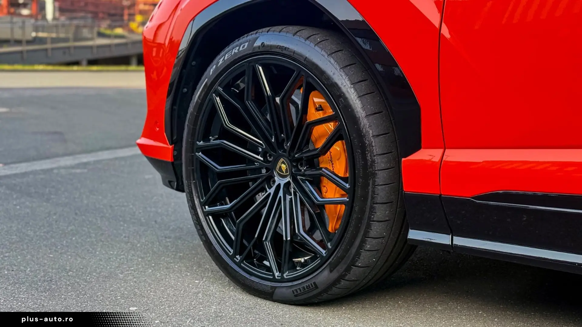 LAMBORGHINI Urus SE 4.0 V8 PHEV B&O 3D  Rear Entertainment