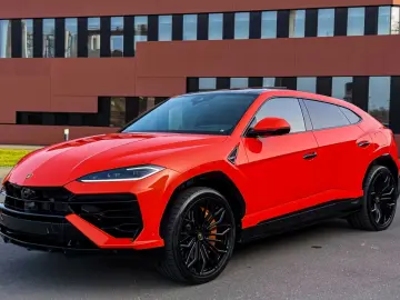 LAMBORGHINI Urus SE 4.0 V8 PHEV B&O 3D  Rear Entertainment