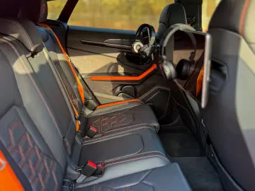 LAMBORGHINI Urus SE 4.0 V8 PHEV B&O 3D  Rear Entertainment