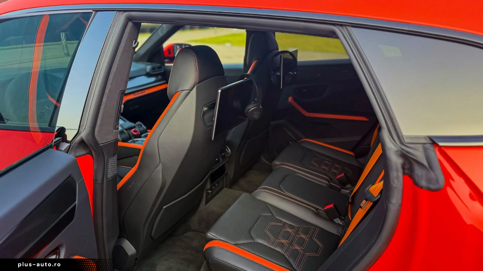LAMBORGHINI Urus SE 4.0 V8 PHEV B&O 3D  Rear Entertainment