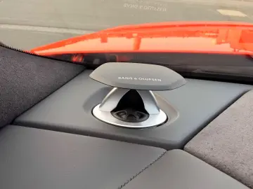 LAMBORGHINI Urus SE 4.0 V8 PHEV B&O 3D  Rear Entertainment