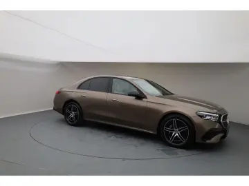 MERCEDES-BENZ E 200 AMG Night Leder Superscreen Burm 360