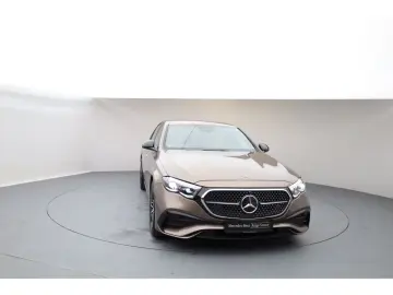 MERCEDES-BENZ E 200 AMG Night Leder Superscreen Burm 360