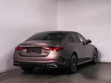 MERCEDES-BENZ E 200 AMG Night Leder Superscreen Burm 360