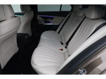 MERCEDES-BENZ E 200 AMG Night Leder Superscreen Burm 360