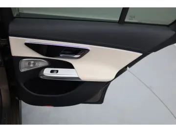 MERCEDES-BENZ E 200 AMG Night Leder Superscreen Burm 360