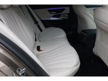 MERCEDES-BENZ E 200 AMG Night Leder Superscreen Burm 360