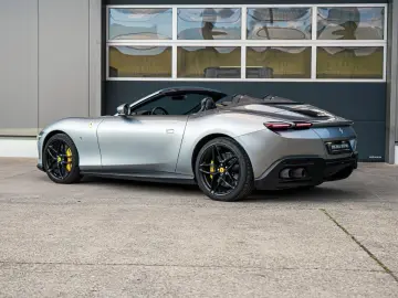 FERRARI Roma Spider
