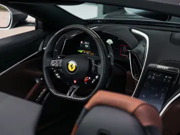 FERRARI Roma Spider