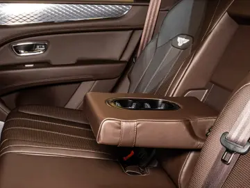 Bentley Bentayga HYBRID   PANORAMA