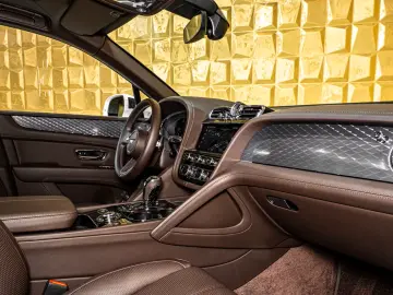 Bentley Bentayga HYBRID   PANORAMA