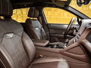 Bentley Bentayga HYBRID   PANORAMA