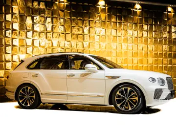 Bentley Bentayga HYBRID   PANORAMA