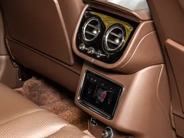 Bentley Bentayga HYBRID   PANORAMA
