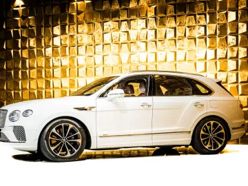 Bentley Bentayga HYBRID   PANORAMA