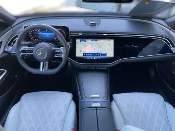MERCEDES-BENZ E 220 d AMG SUPERSCREEN 360 KAMERA