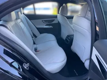 MERCEDES-BENZ E 220 d AMG SUPERSCREEN 360 KAMERA
