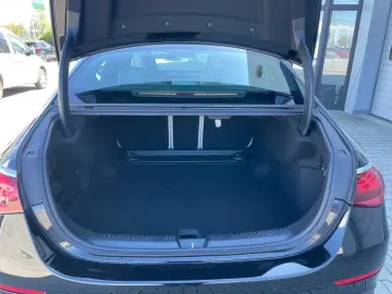 MERCEDES-BENZ E 220 d AMG SUPERSCREEN 360 KAMERA