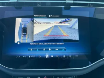 MERCEDES-BENZ E 220 d AMG SUPERSCREEN 360 KAMERA