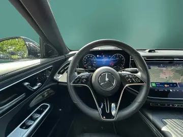 MERCEDES-BENZ E 200 EXCLUSIVE SUPERSCREEN 360 DISTR …
