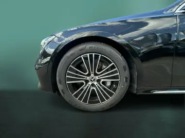 MERCEDES-BENZ E 200 EXCLUSIVE SUPERSCREEN 360 DISTR …
