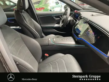 MERCEDES-BENZ E 300 e AMG Prem Superscreen Distro Me…